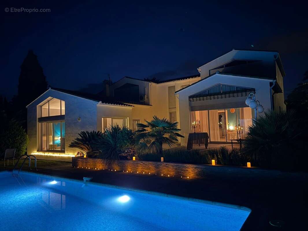 Montpellier Plan des 4 Seigneurs  Superbe villa contemporaine de 250 m² avec piscine et vue dégagée - photo 16