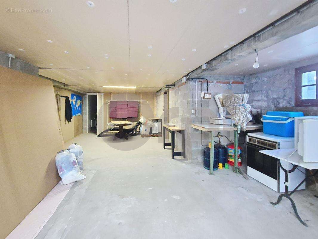 Maison à LE LARDIN-SAINT-LAZARE