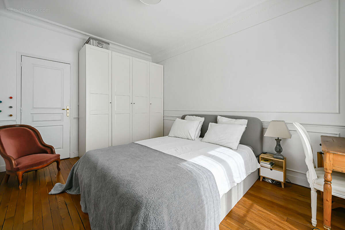 Appartement à PARIS-14E