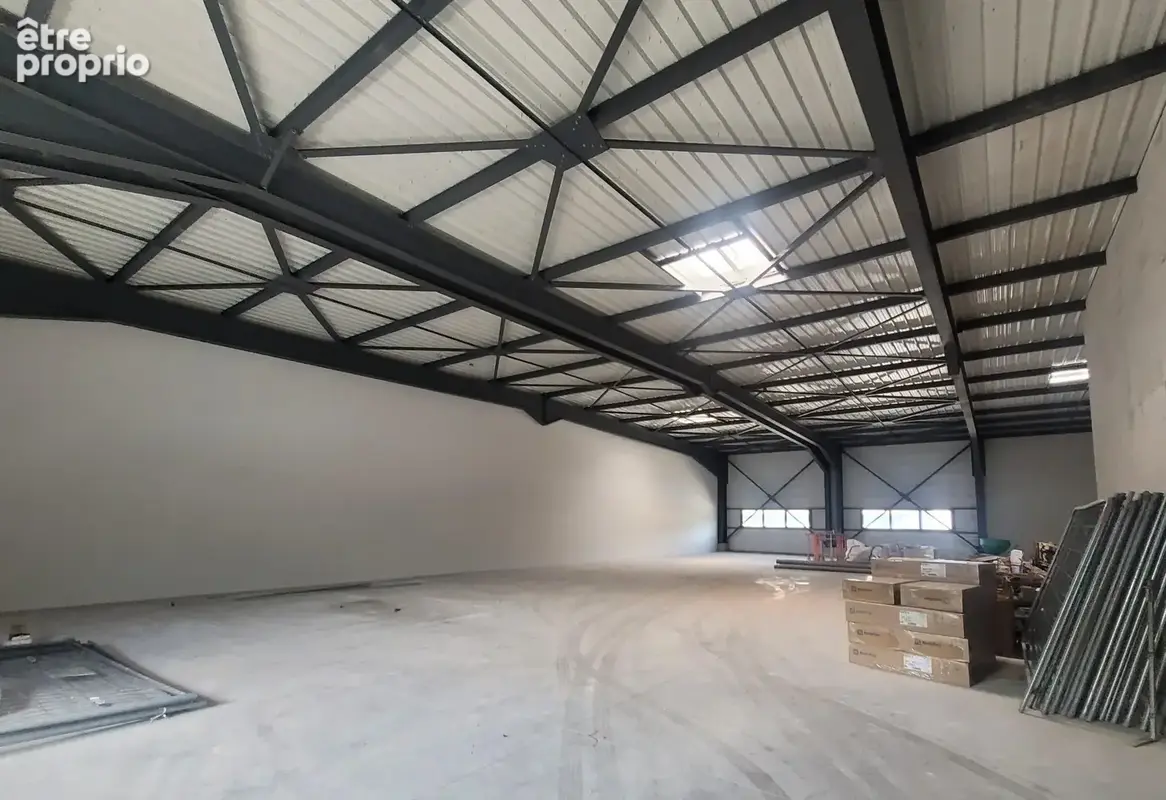 Commerce 861 m² à vendre à Quintal (74600) - photo 3