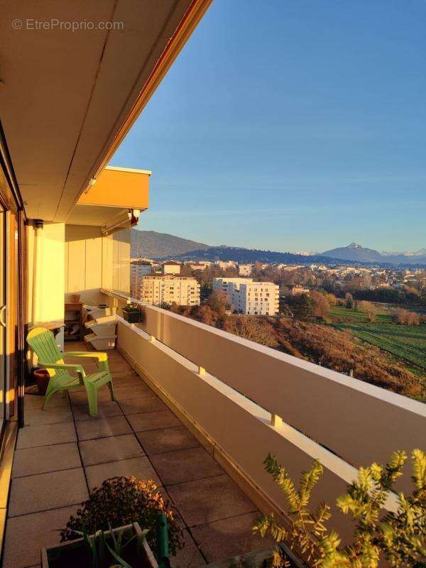 Attique traversant – Vue panoramique Mont-Blanc & Jura – 101 m² – Dernier étage - photo 10