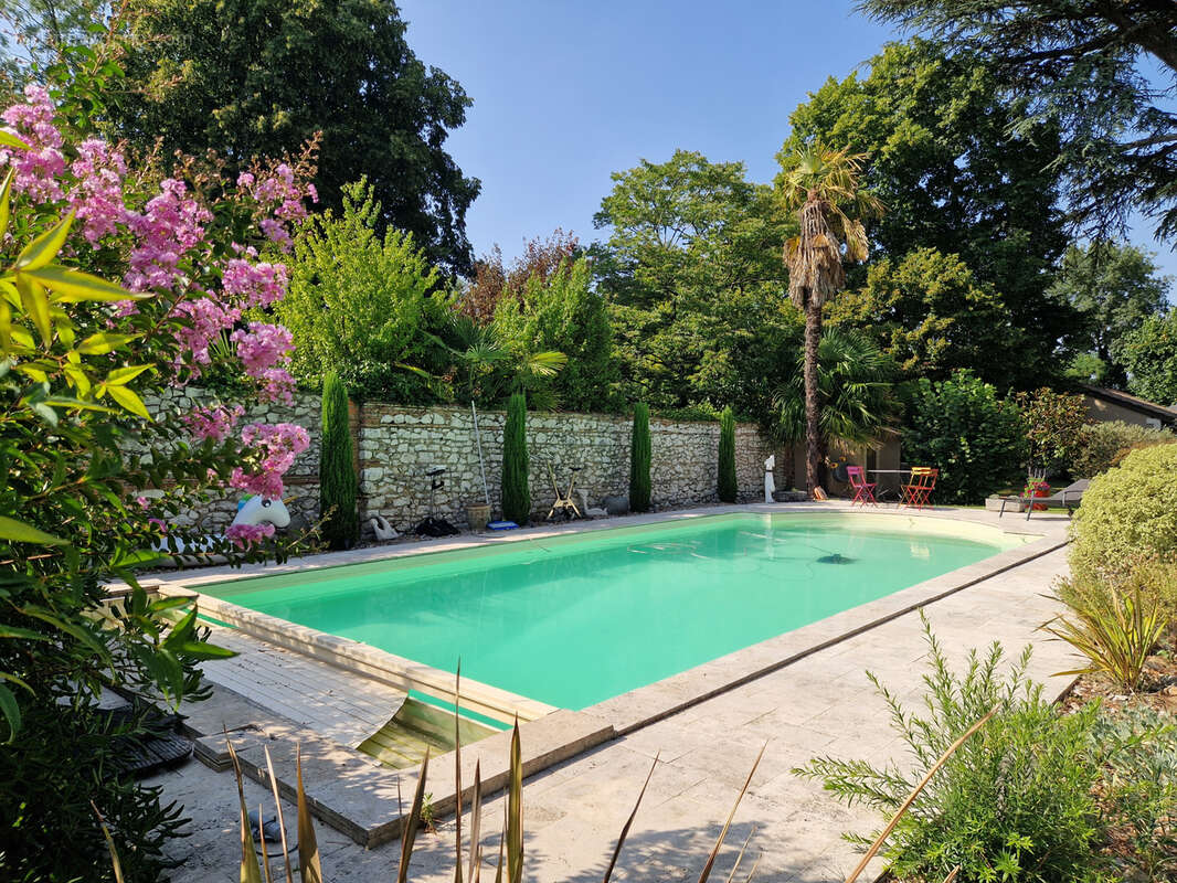 Magnifique Maison de Maître qui surplombe le Lot / Cave voûtée exceptionnelle / Parc paysagé / Piscine au Sel - photo 31