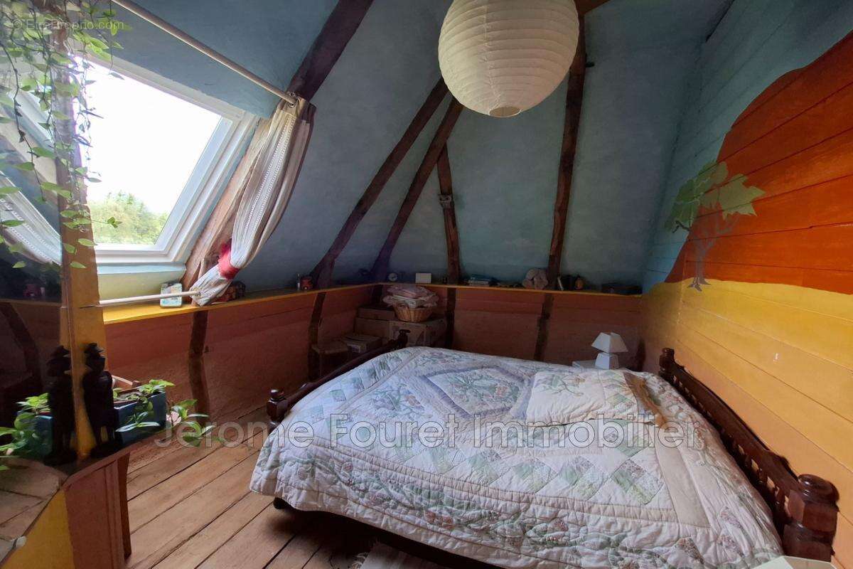 Maison à LAVAL-SUR-LUZEGE