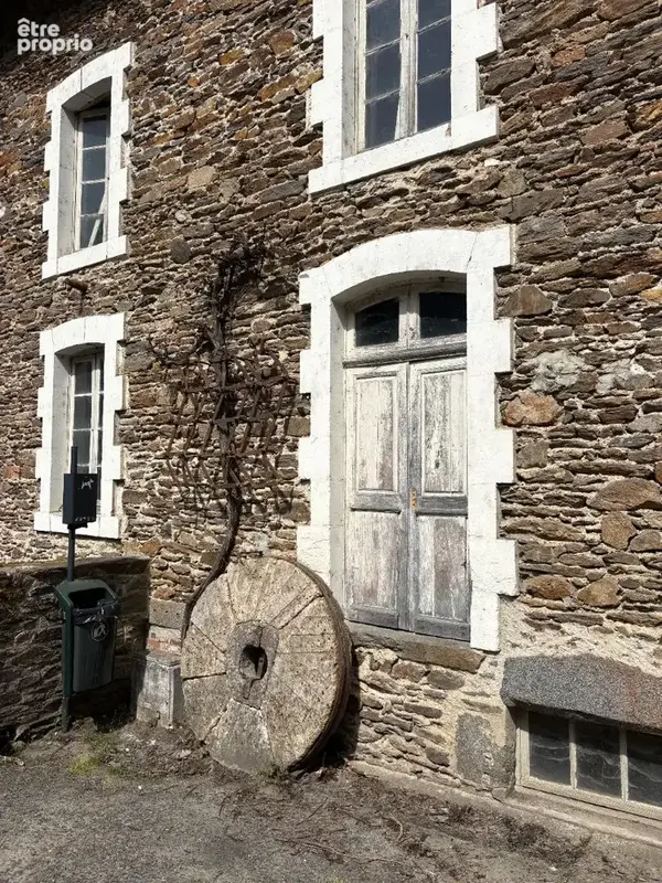 Ancien moulin avec turbine en activité, 700 m² de potentiel au coeur d'un des Plus Beaux Villages de France - photo 3
