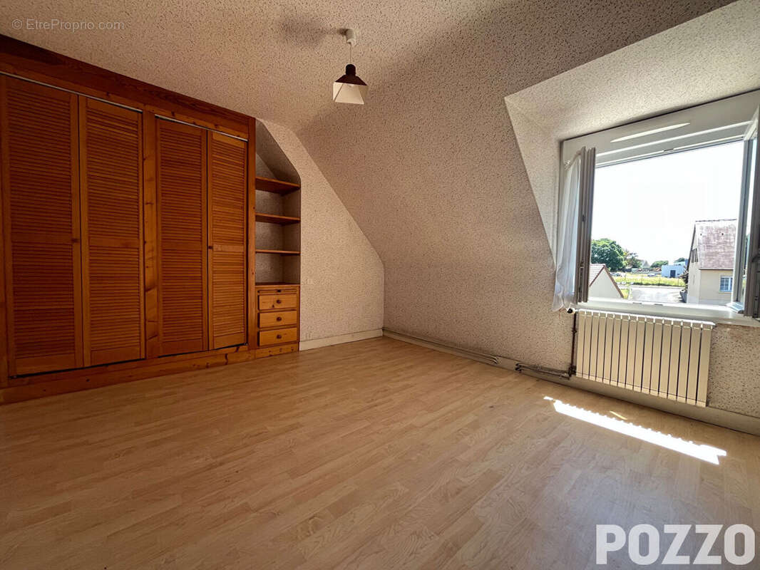 A Vendre - Saint Hilaire Du Harcouet - Maison 6 pièce(s) 114 m² - Vie de plain-pied - Proximité des services - photo 12