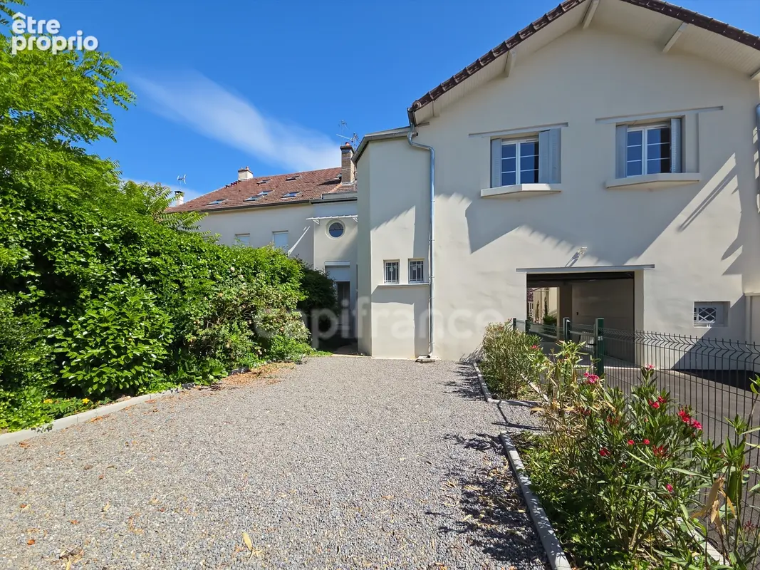 Maison de ville avec terrasse et parking sécurisé - photo 22