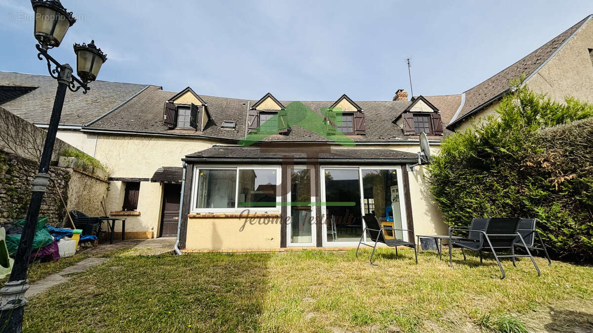 Maison à CLOYES-SUR-LE-LOIR