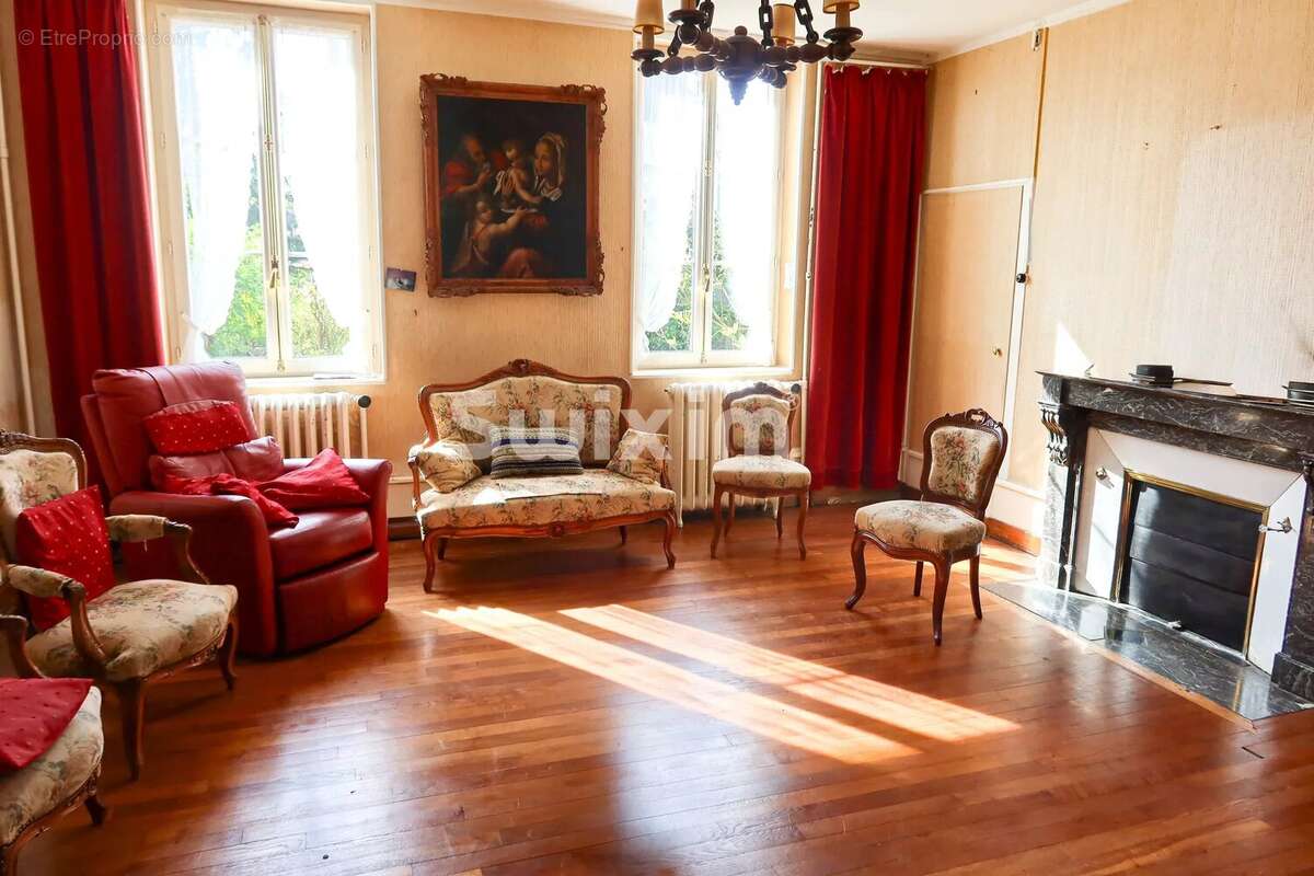 Grande Maison de Charme à Vendre dans Village avec Commerces - photo 4