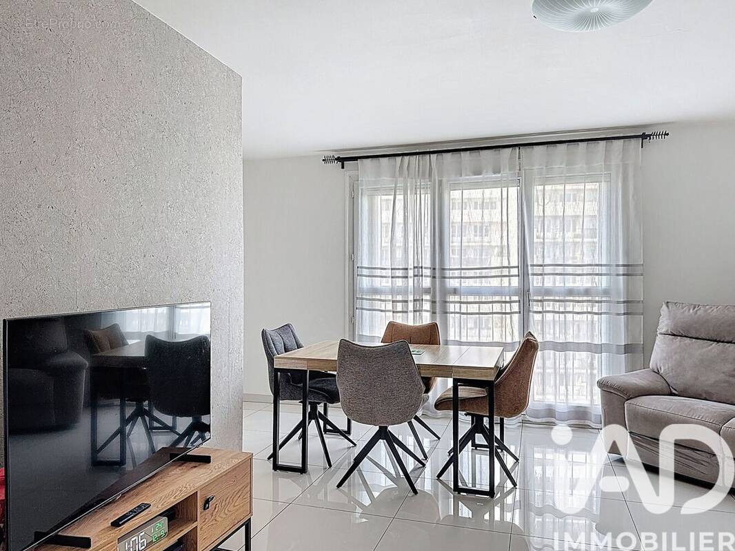 Photo 1 - Appartement à VILLENEUVE-LA-GARENNE