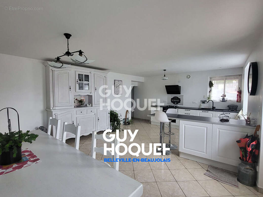 Maison à SAINT-DIDIER-SUR-BEAUJEU