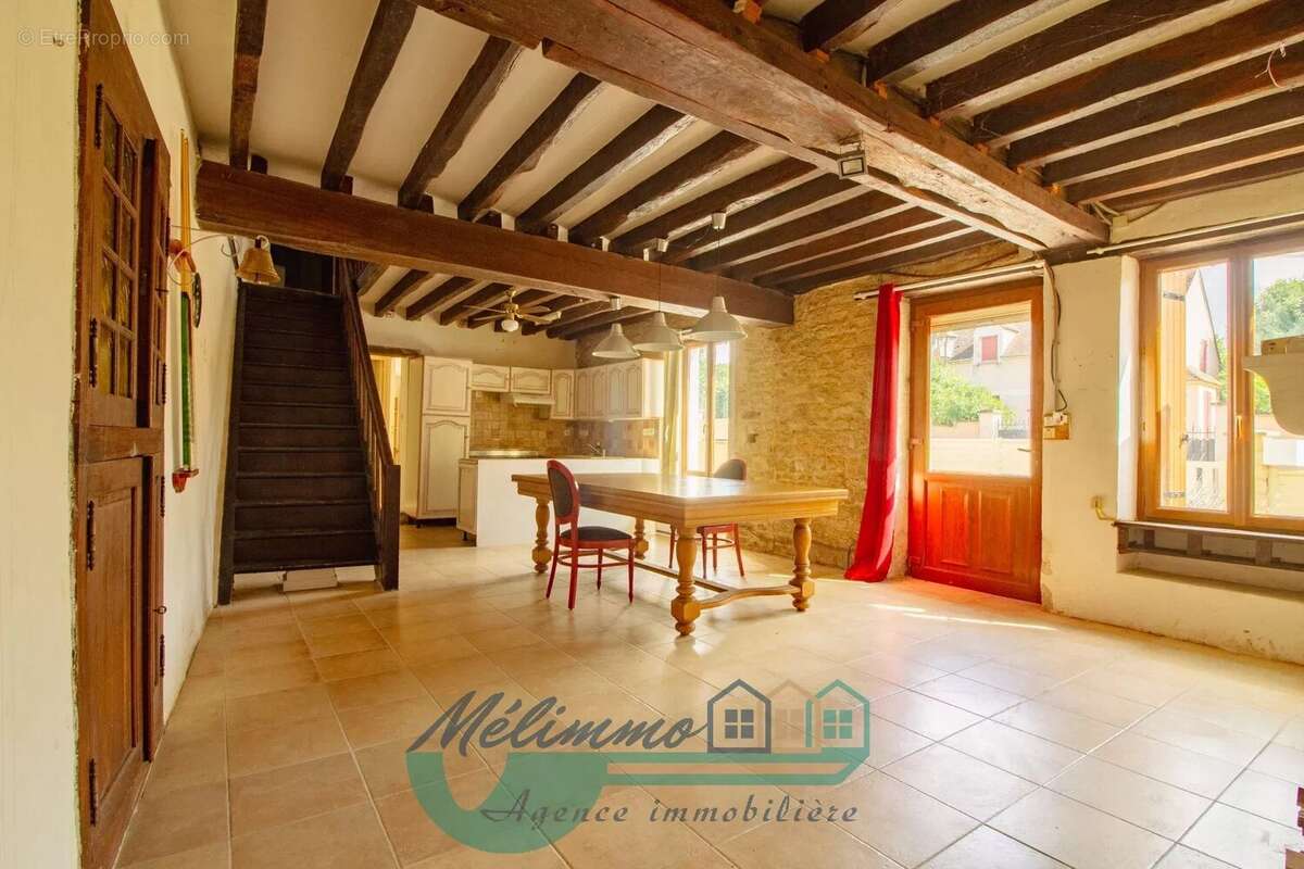 Maison à SOUGERES-EN-PUISAYE