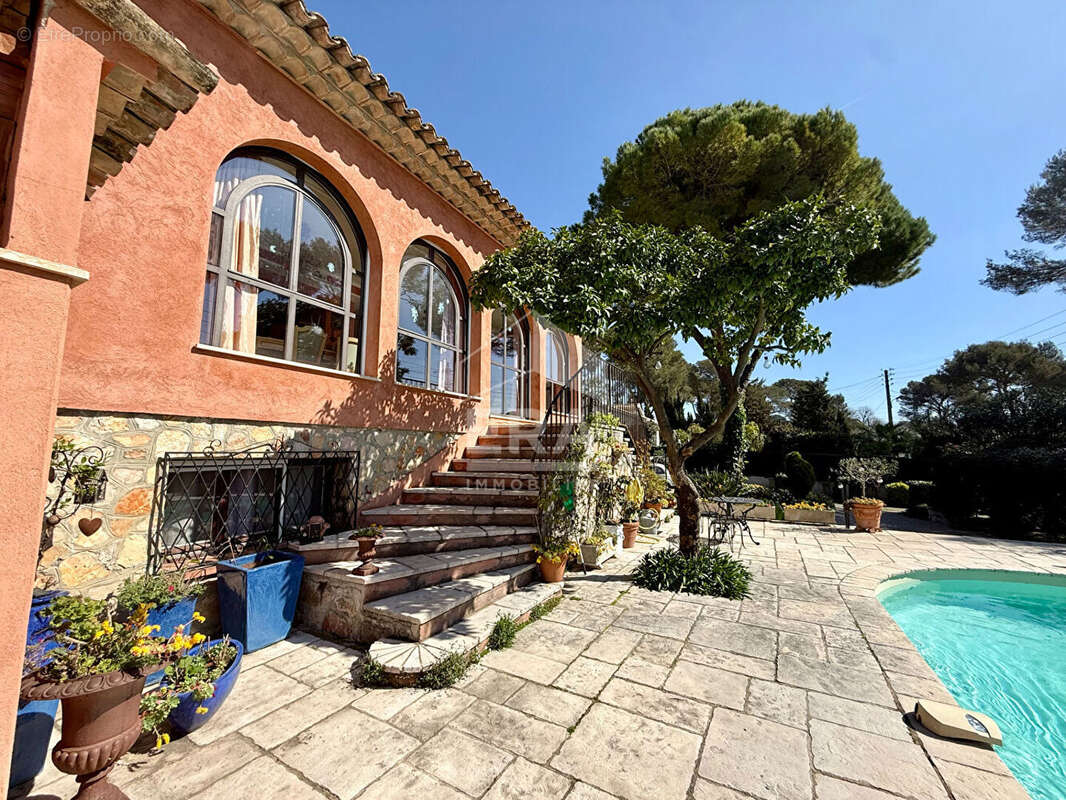 Maison à MOUGINS