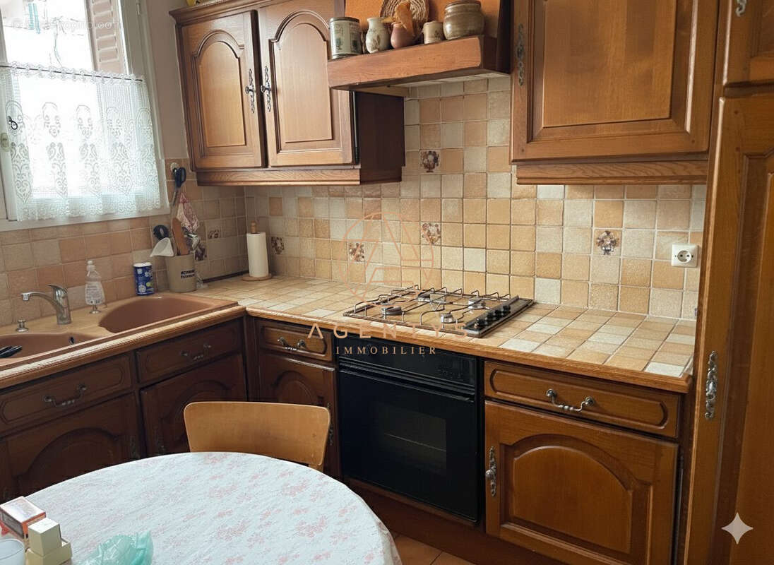 Maison à SAINT-MAUR-DES-FOSSES