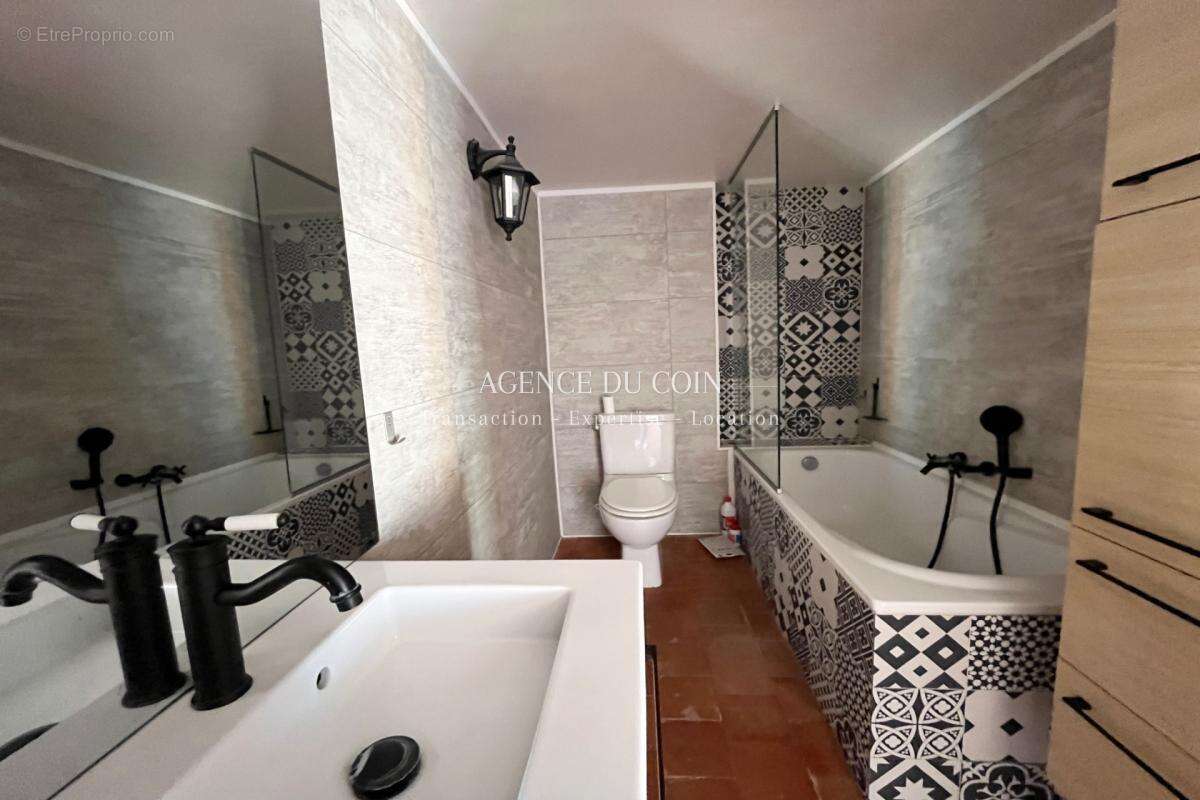 Appartement à LE MUY