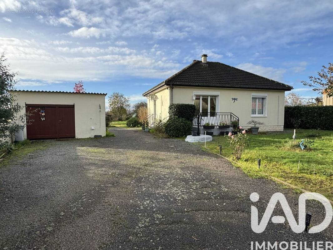 Photo 1 - Maison à MAGNAC-LAVAL