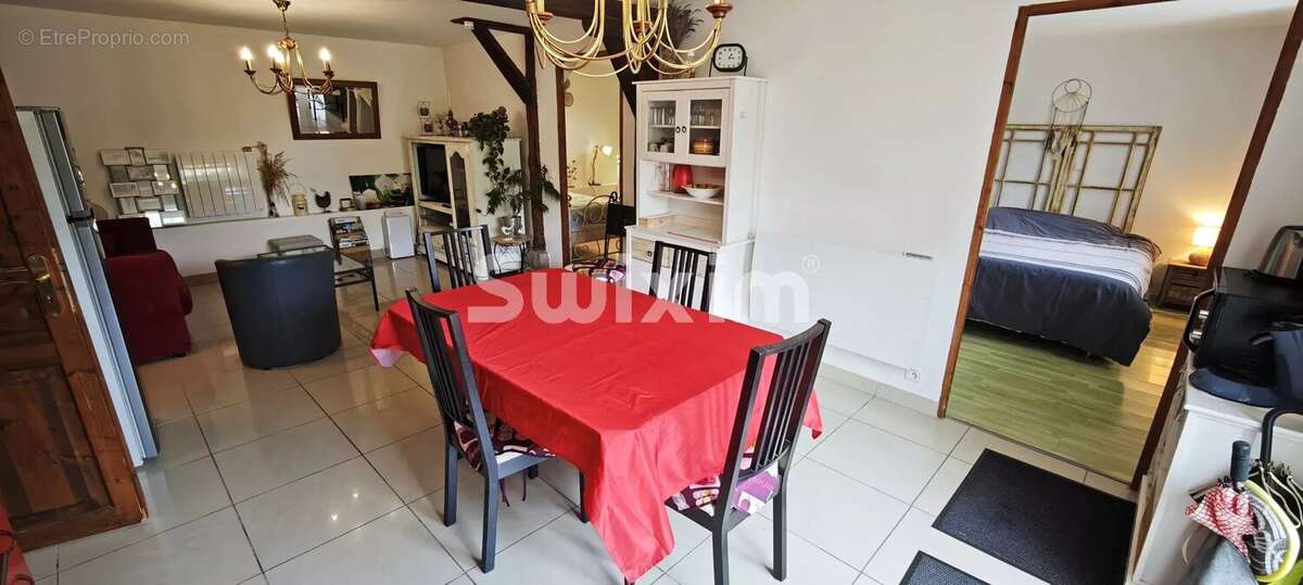 Maison 390 m² à Dole  - photo 7