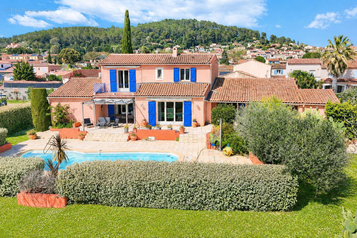 Maison à CARNOULES