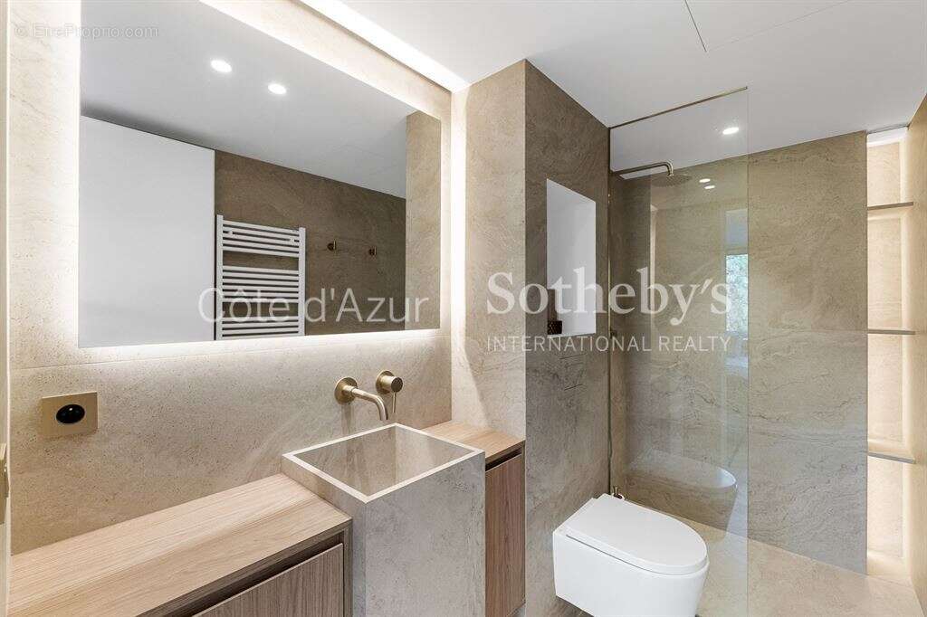 Cannes Palm Beach appartement 4 pièces de 101 m² rénové avec terrasse et vue mer - photo 17