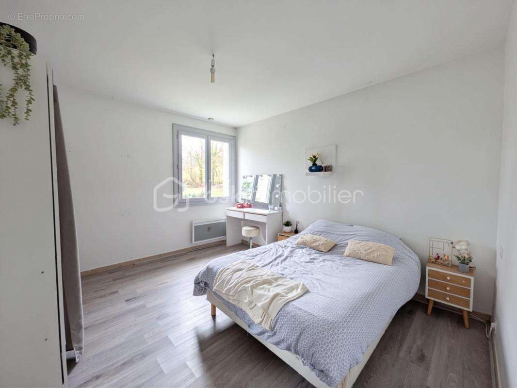 Maison à VIC-FEZENSAC