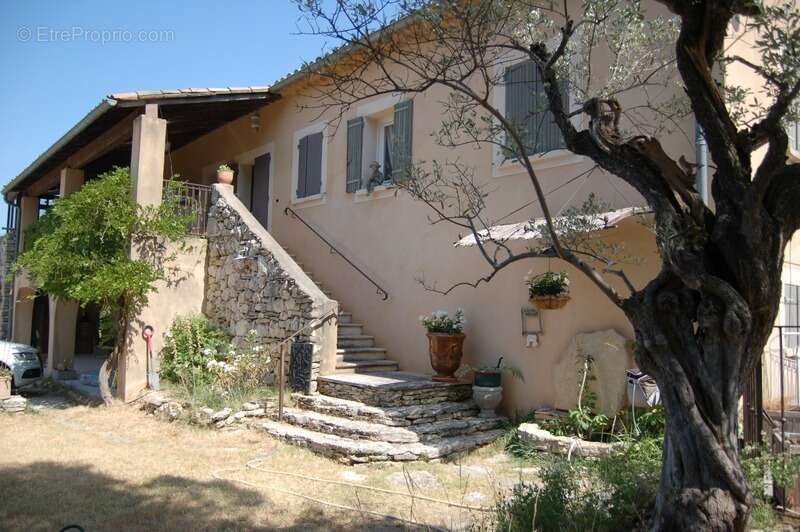 Maison à GORDES