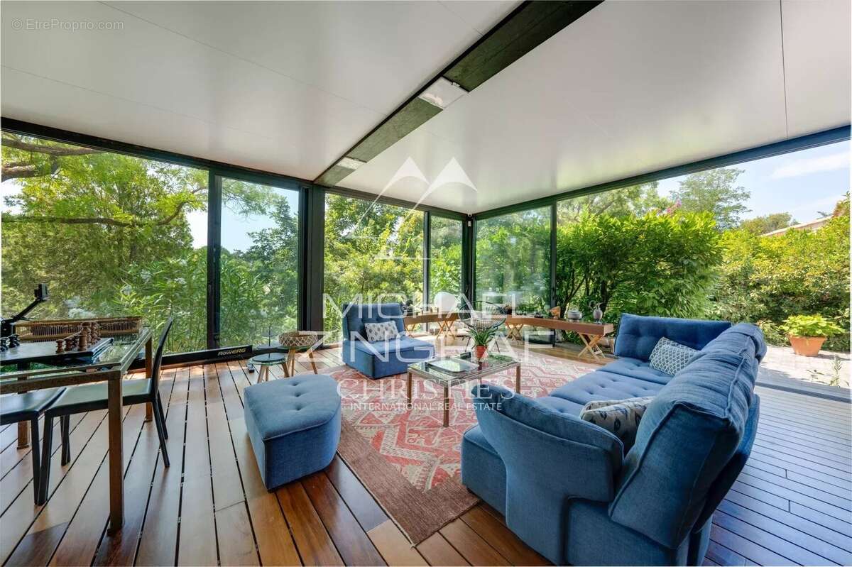 Aix-en-Provence – Propriété avec piscine au coeur d'un écrin de verdure - photo 5
