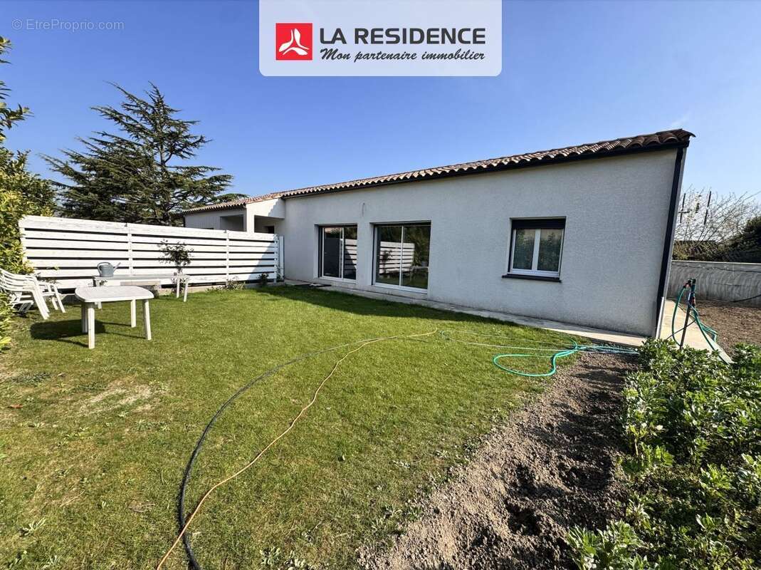 Maison 130 m² à Villeneuve-La-Comptal  - photo 6