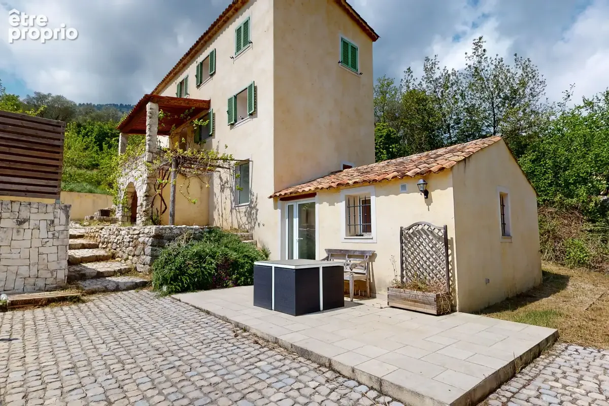 Maison 5 pièces 144 m² à vendre à Tourrette-Levens (06690) - photo 3
