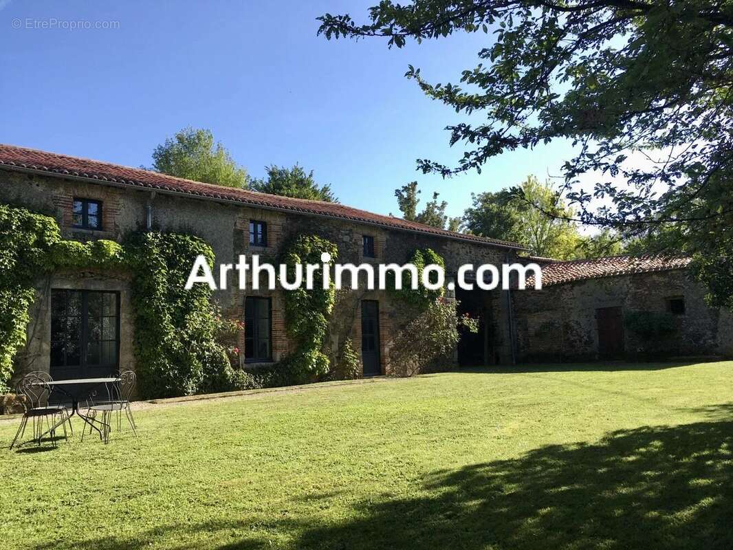 Maison à MAULEON