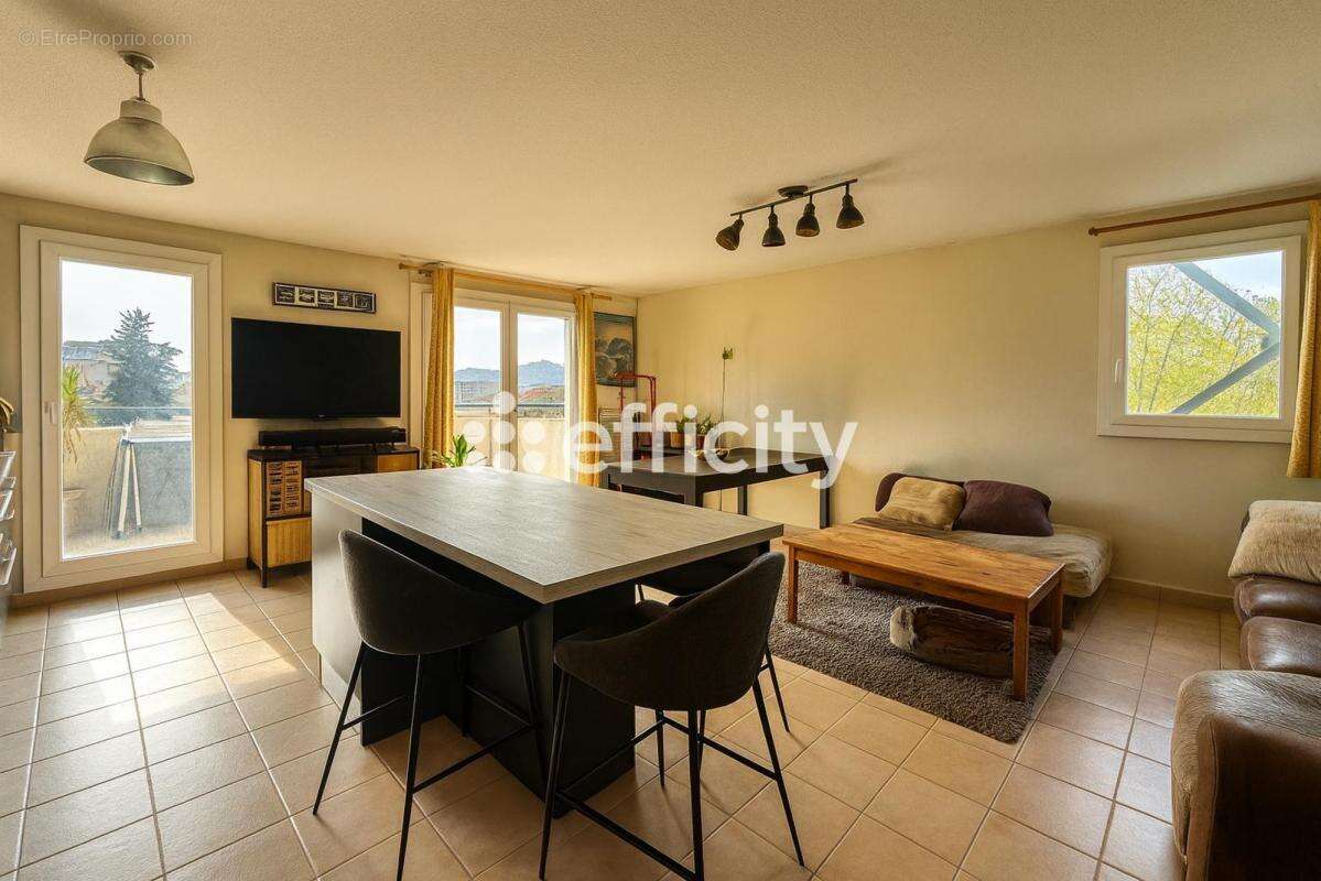 Appartement à MARSEILLE-9E