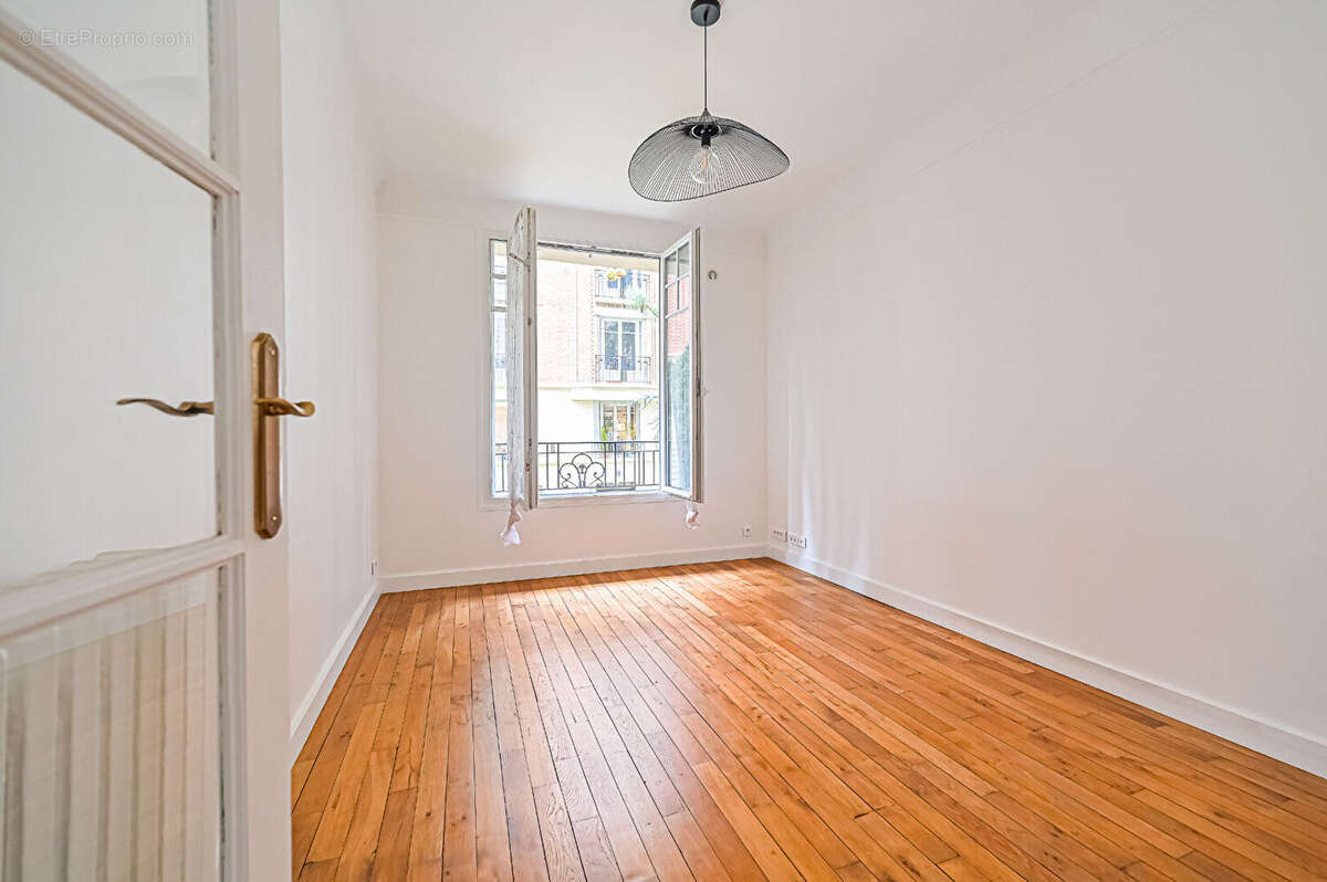 Appartement à PARIS-20E