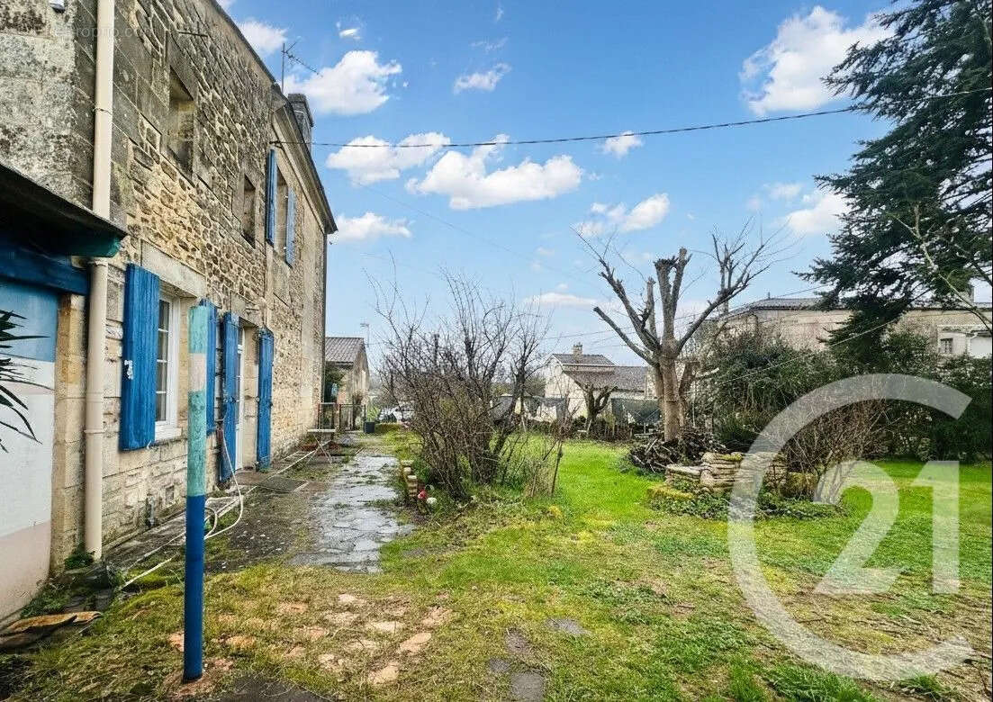 Maison à PUGNAC