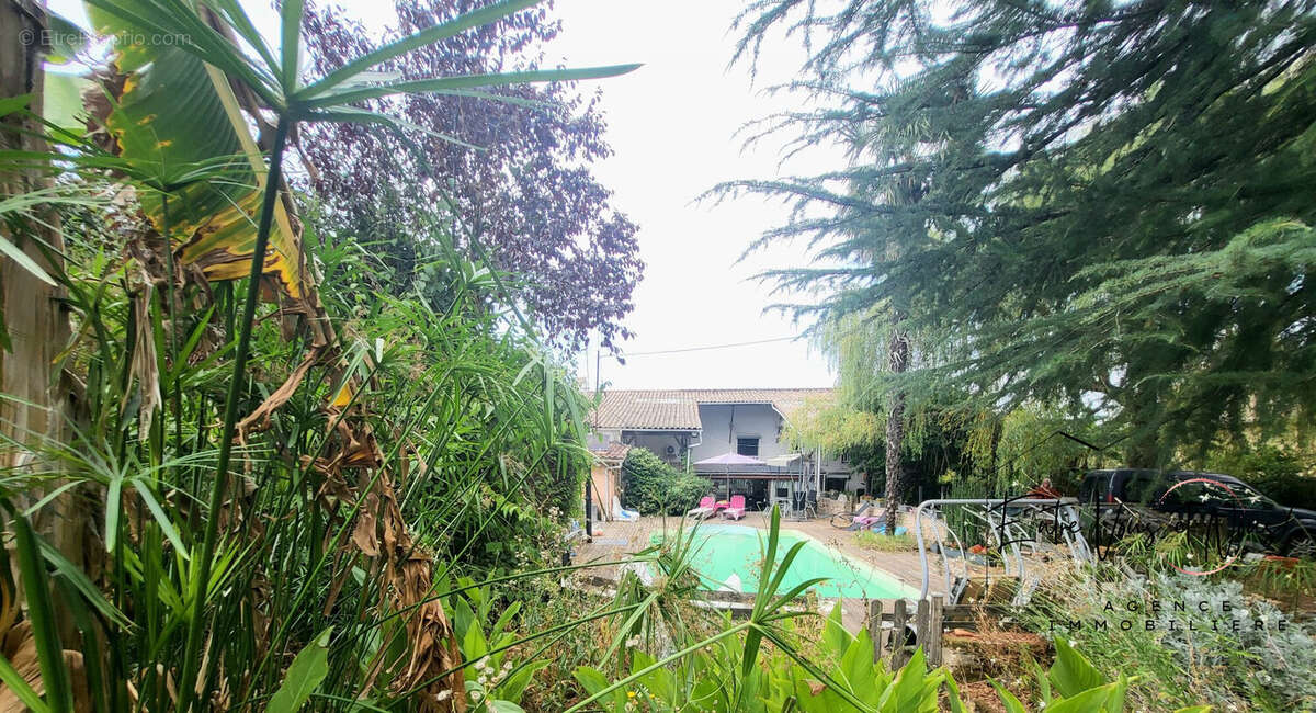 Maison à SAINT-PIERRE-DE-MONS