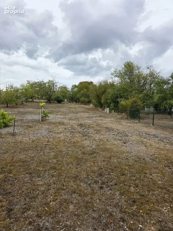 Terrain à RUELLE-SUR-TOUVRE