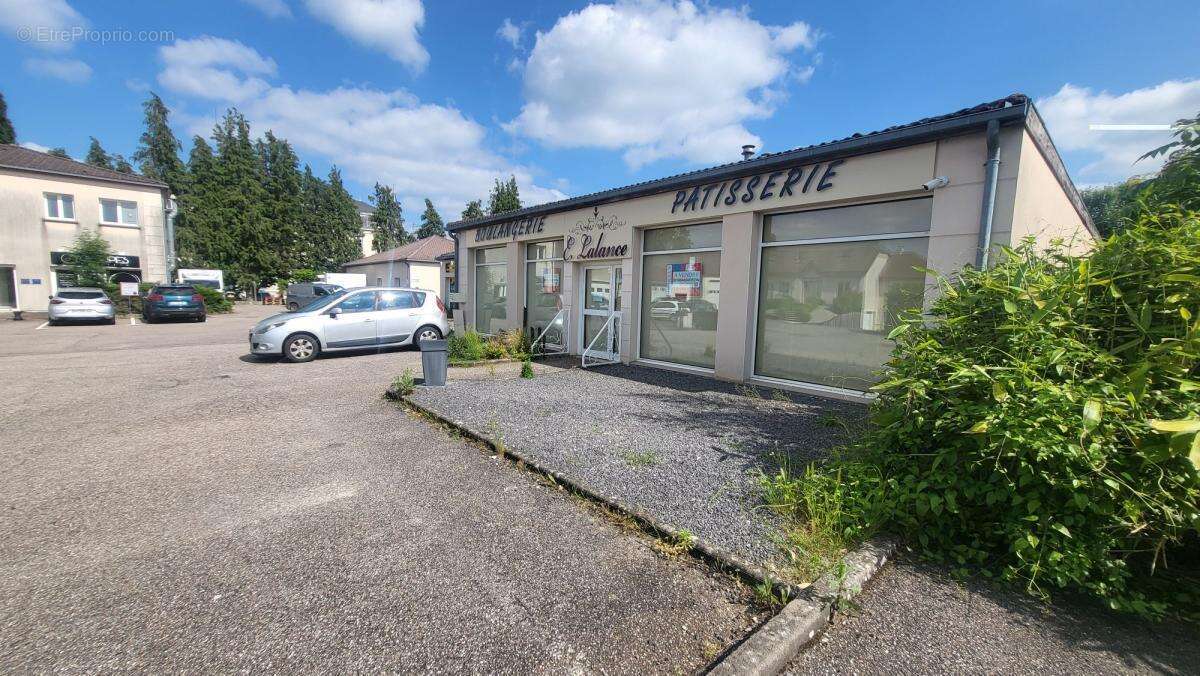 Commerce 220 m² à Velaine-En-Haye  - photo 2