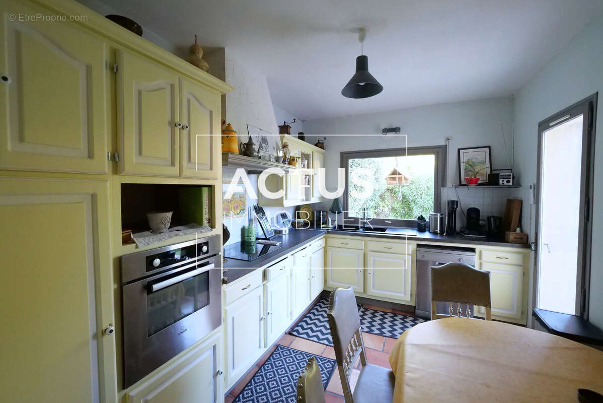 Maison à PELISSANNE