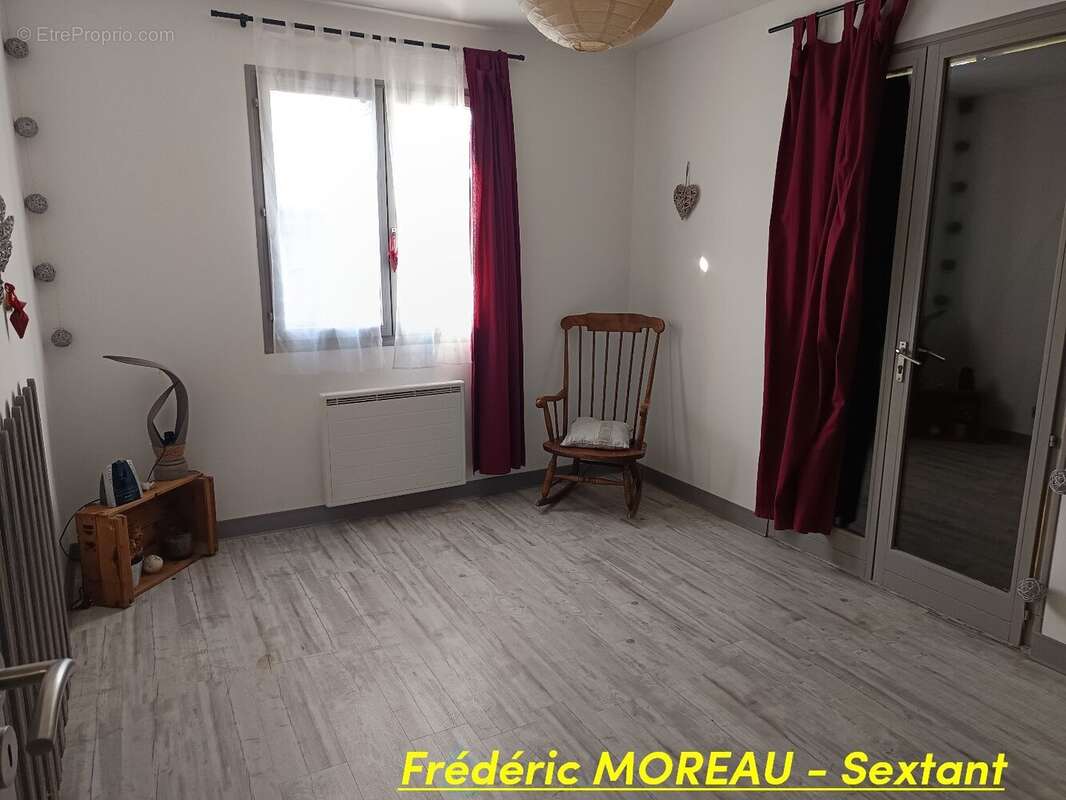 Trés belle maison atypique avec de beaux espaces intérieurs, dépendance et beau terrain - photo 12