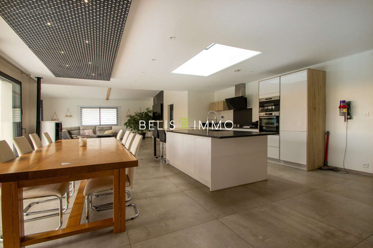 Maison à MONTLOUIS-SUR-LOIRE