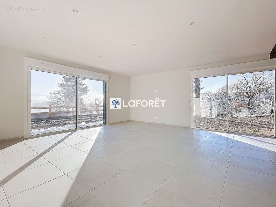 Maison à SAINT-LEGER-DU-MALZIEU