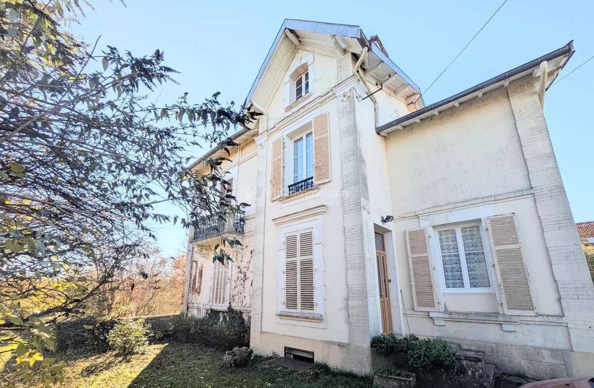 Maison à NEUFCHATEAU