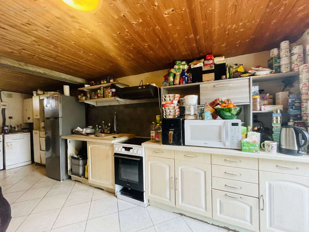 Maison à SAINT-PANTALEON-DE-LARCHE