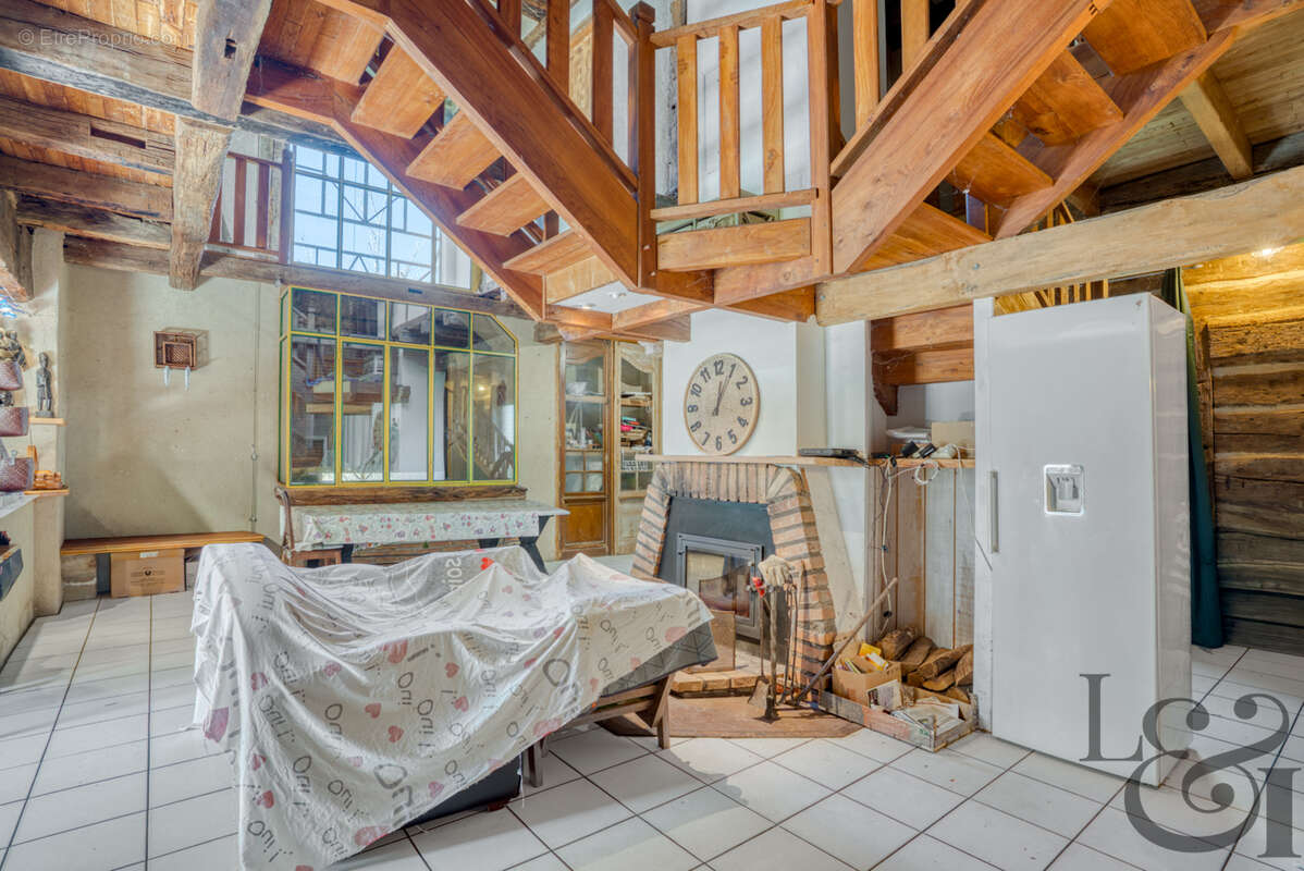 Maison à TOMBEBOEUF