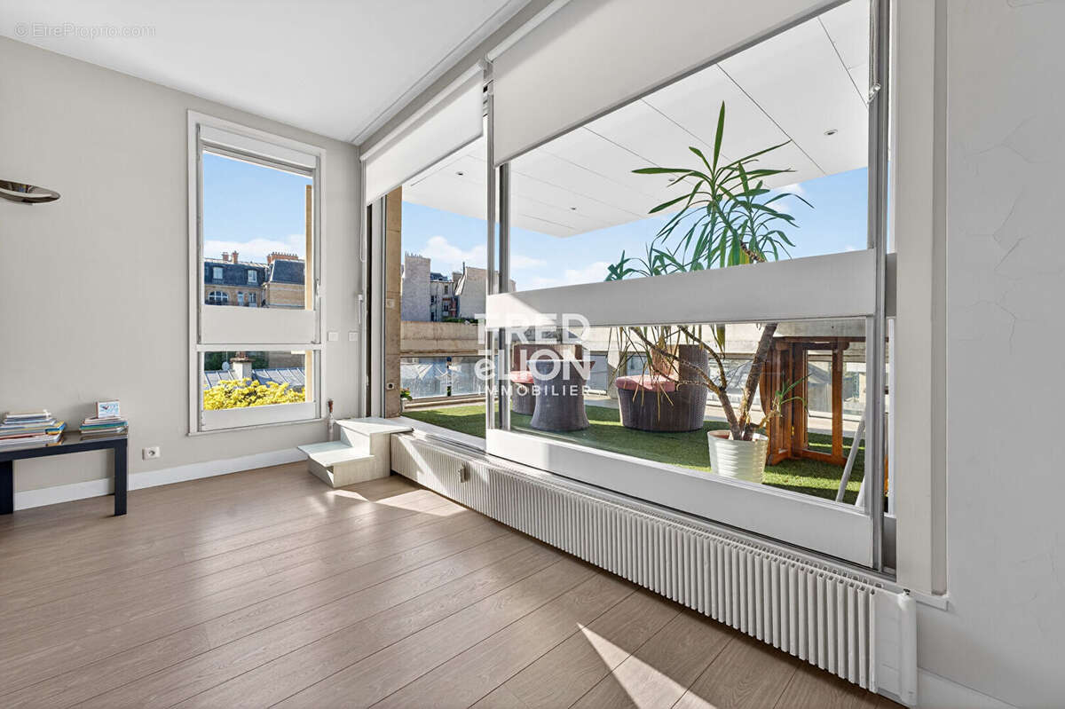 Appartement à NEUILLY-SUR-SEINE