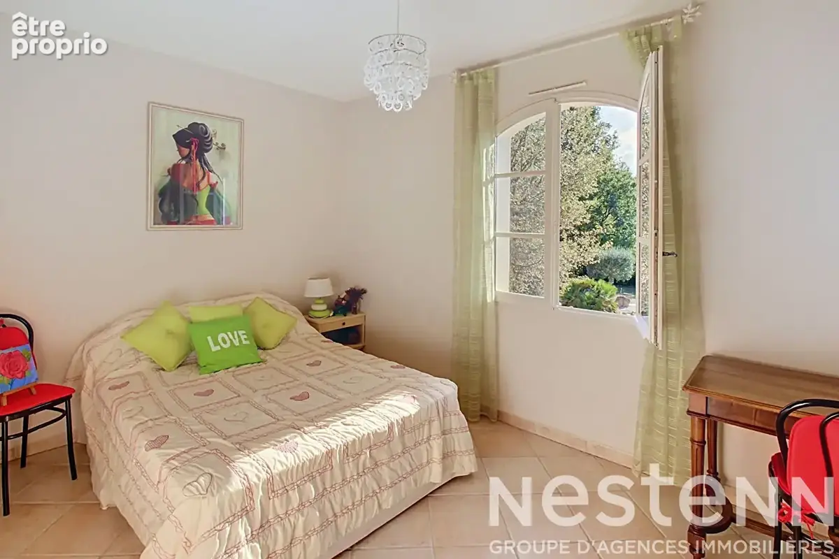 A VENDRE !Maison Lorgues 192 m2 + piscine + garage + 4000m2 - photo 8