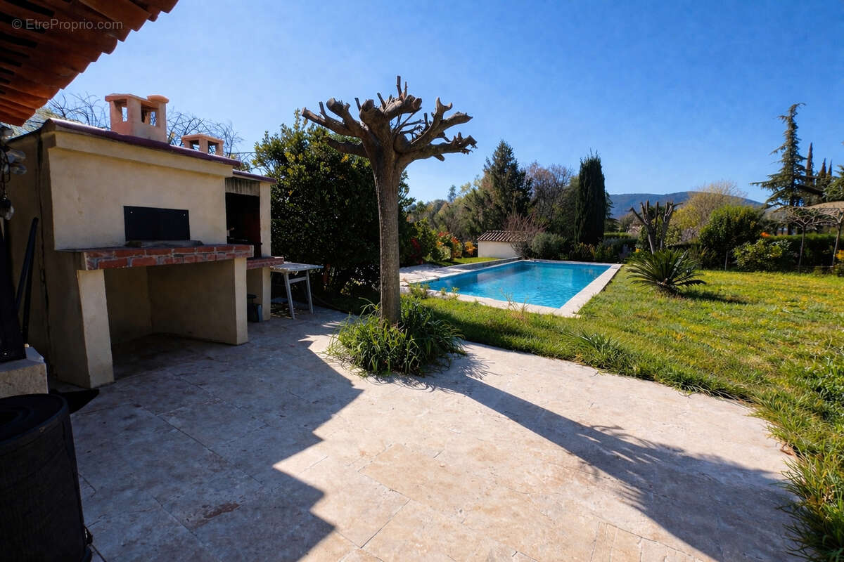 Maison à SAINT-ZACHARIE