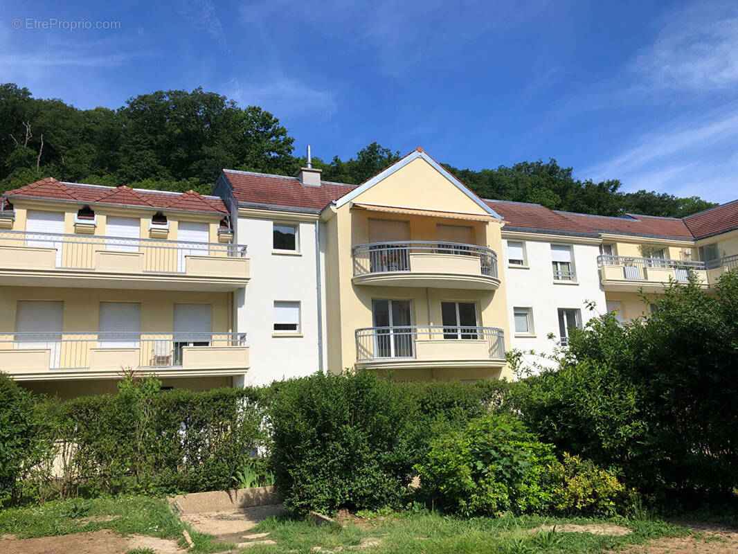 Appartement à BUC