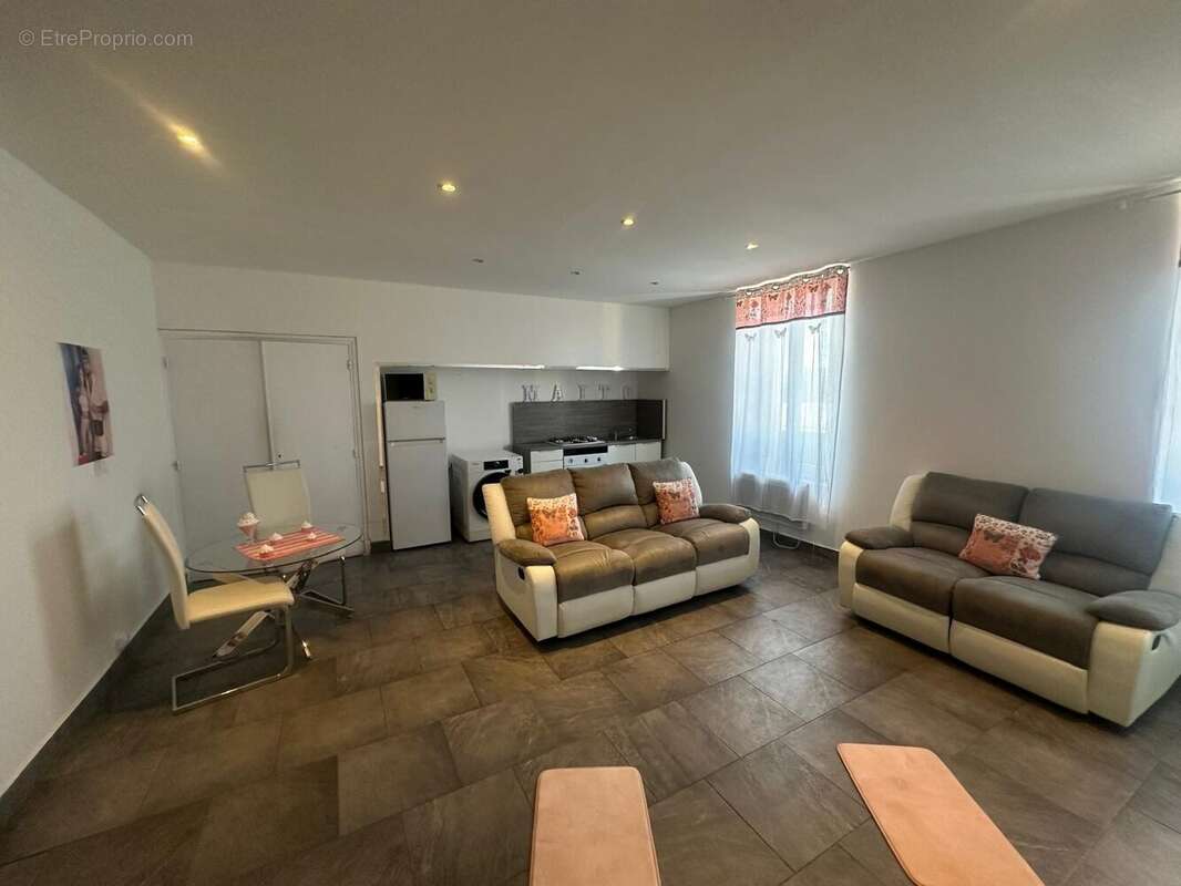 Appartement à LEZIGNAN-CORBIERES