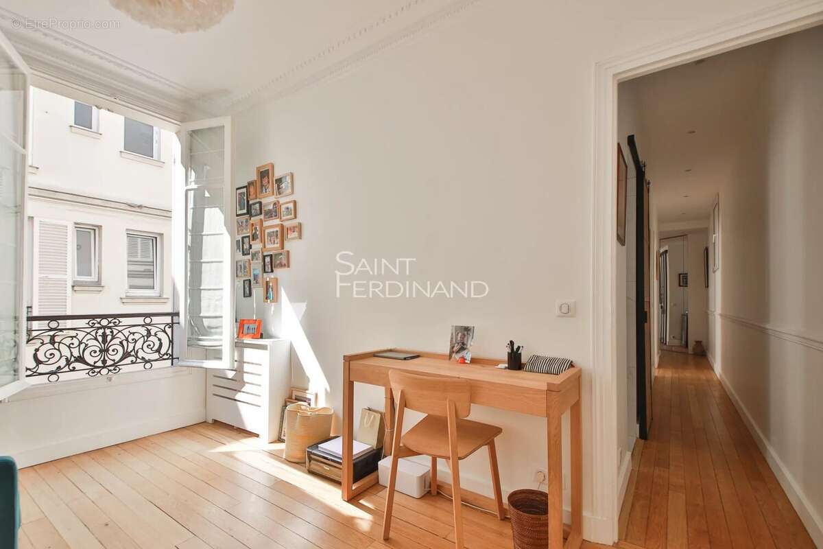 Appartement à PARIS-17E