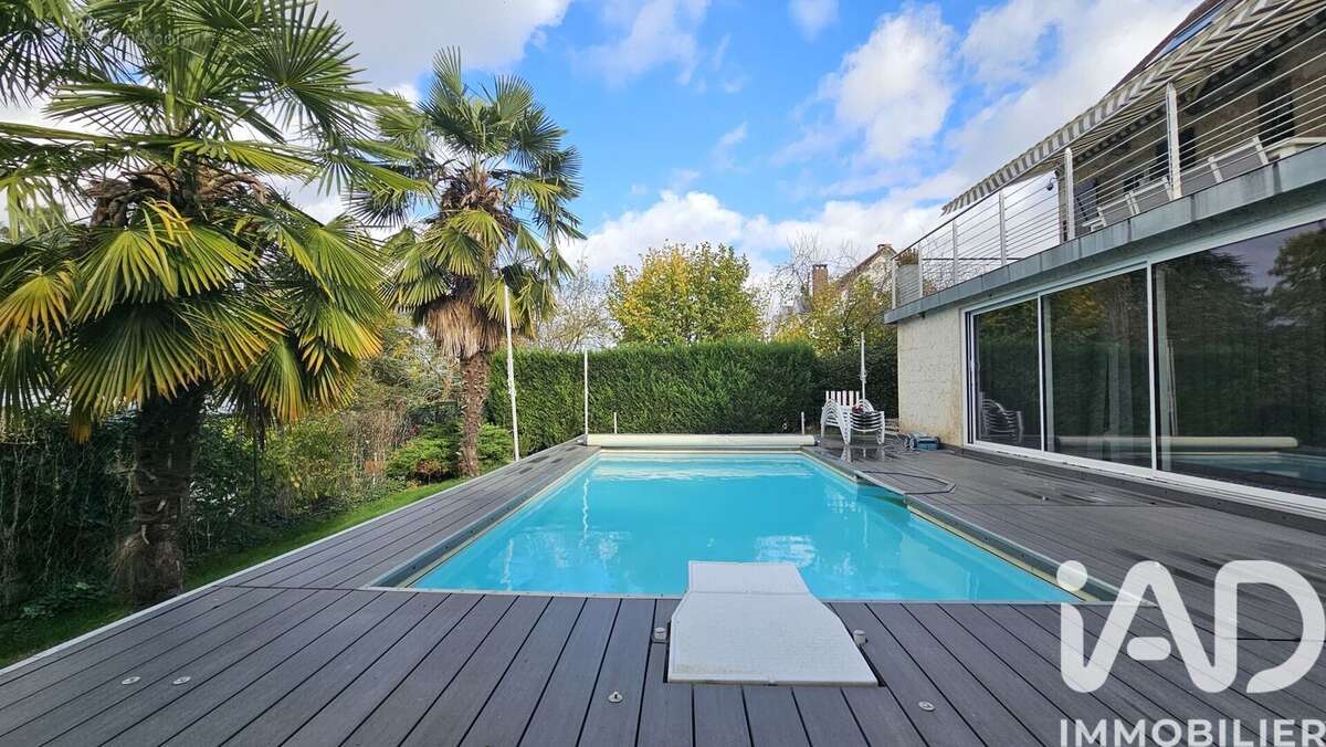 Maison 150 m² à Morainvilliers  - photo 2