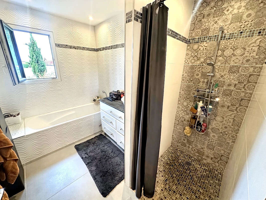 SAINTE BAZEILLE 47180 Maison contemporaine de 185 m2 avec piscine chauffée et jardin - photo 11
