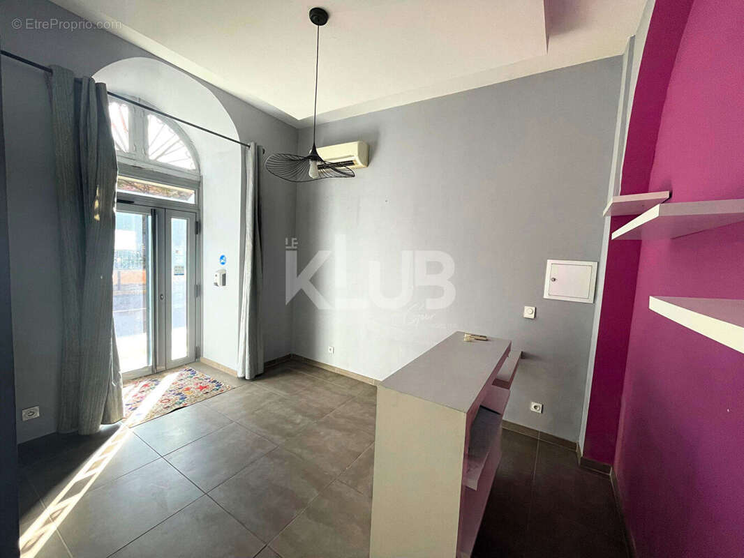 Commerce à SANTA-MARIA-DI-LOTA